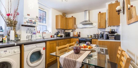 3 bedroom flat to rent - Photo 2