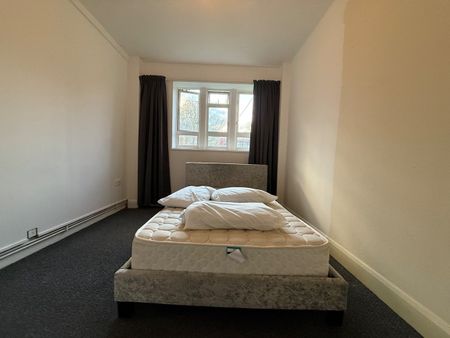 Room in a Shared Flat, Tilling House, SE15 - Photo 4