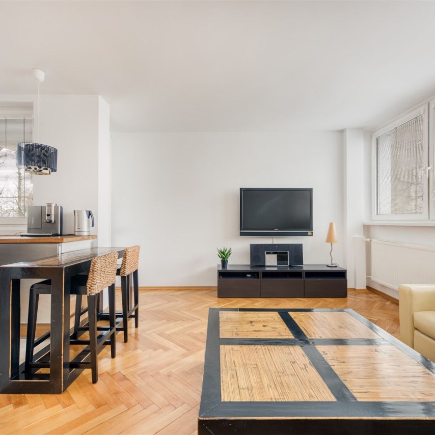 Łódź, Śródmieście, 10 Lutego - Фото 1