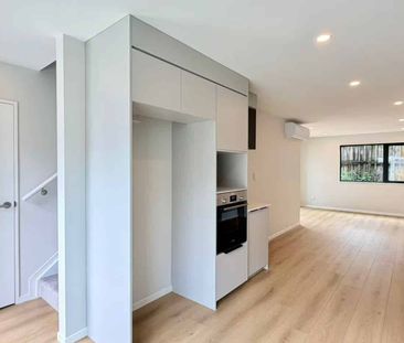 West Harbour, 3 bedrooms - Photo 3