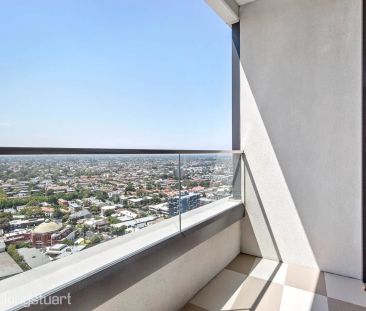 Modern One Bedroom With Spectacular Views - Photo 4