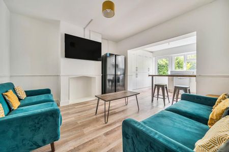 6 bedroom semi-detached house to rent - Photo 2