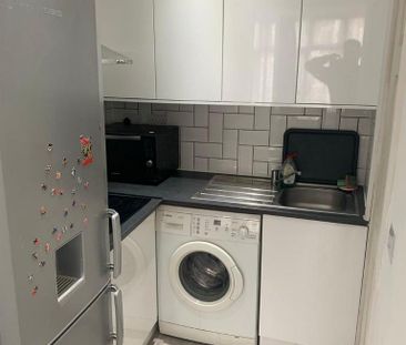 Studio to rent - Photo 2