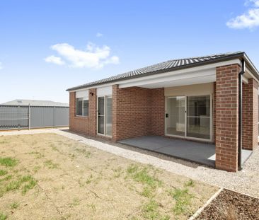 5 Offaly Street, Alfredton - Photo 4