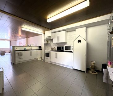 Ruim appartement met 4 slaapkamers en overdekte autostaanplaats - Foto 6