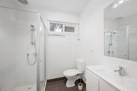 17 Nash Street, Brunswick VIC 3056 - Photo 3