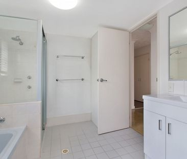 Spacious, Light-Filled Unit in Prime Tweed Location - All inspectio... - Photo 1