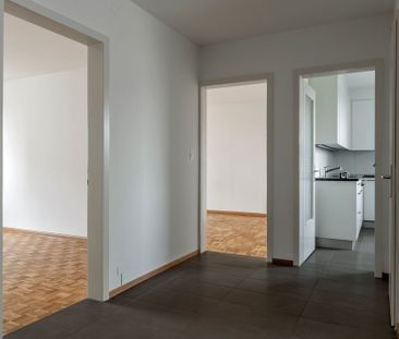 Moderne Wohnung im Hochhaus mit Weitsicht - Photo 4