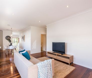 9 Longfellow Street, Norman Park QLD 4170 - House For Rent | Domain - Photo 1