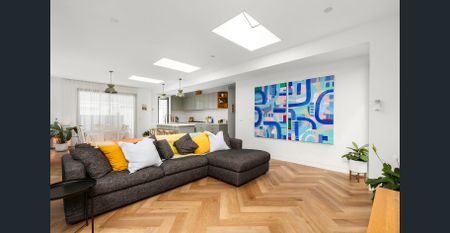 Charming family home - Photo 4