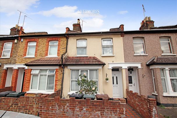 3 bedroom Terraced House to let - Photo 1