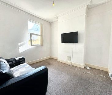 Bedford Park, Plymouth - Photo 1