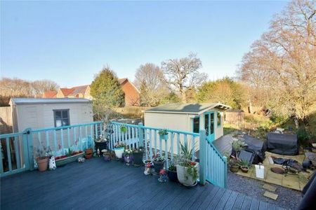 3 bedroom semi-detached bungalow to rent - Photo 4