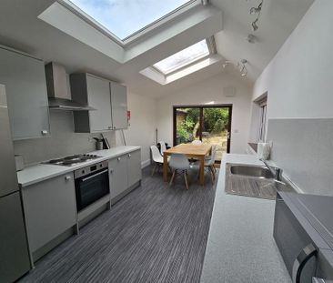 5 bedroom detached house to rent - Photo 4