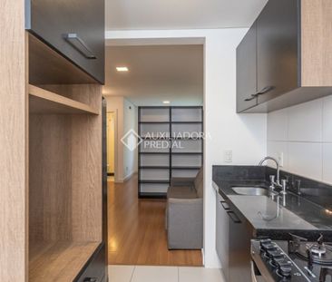 Apartamento com 1 quarto e 37m² para alugar em Centro Histórico, Po... - Foto 5