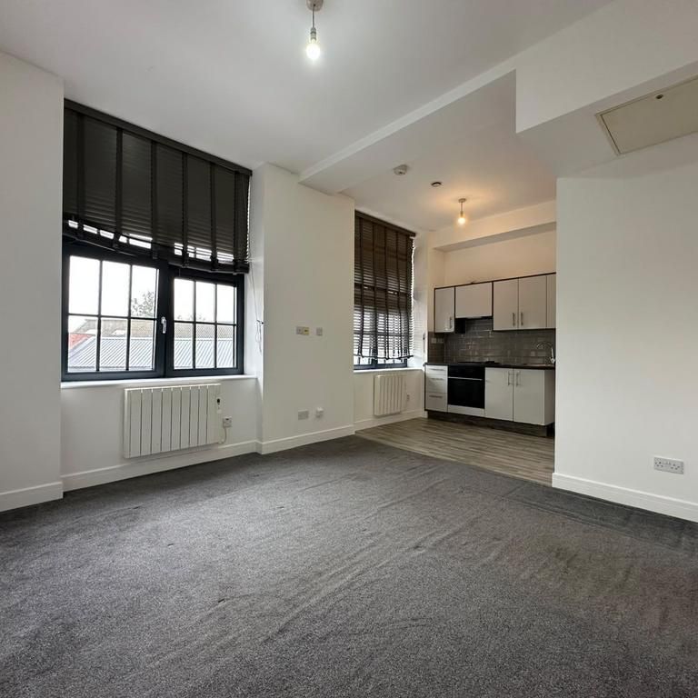Studio to rent - Photo 1