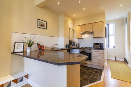 2 bed Flat for Rent - Photo 4