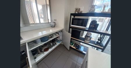 Fully Furnished 3 Bedrooms Apartment for $860 Per Week, $60 electricity and gas bill included! - Photo 4