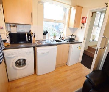 2 bedroom flat to rent - Photo 6
