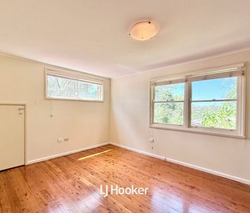 Spacious Home with Modern Internal Fittings - Photo 3