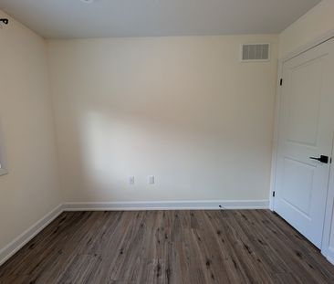 For Lease - 55 Southam Lane, Hamilton, Ontario - Photo 4