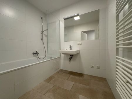 WUNDERSCHÖNE 2-ZIMMER WOHNUNG - BALKON - RUHELAGE - INKL. KÜHLUNG UND HOCHWERTIGER AUSSTATTUNG - Photo 4