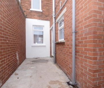 103 Donegall Avenue, Belfast, BT12 6LT - Photo 2