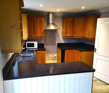 4 bedroom semi-detached house to rent - Photo 4