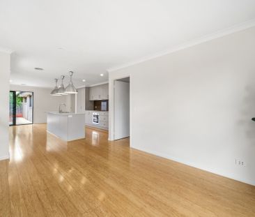 15 Leslie Dwyer Street, Forde ACT 2914 - House For Rent | Domain - Photo 2