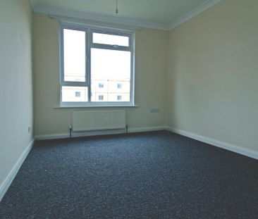 3 bedroom end of terrace house to rent - Photo 1