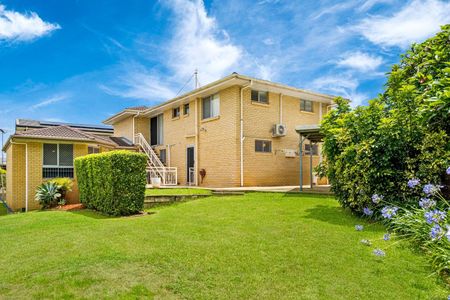 FAMILY HOME WITH GRANNY FLAT! - Photo 5