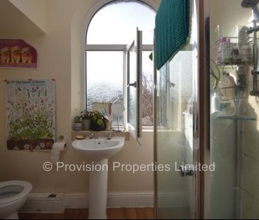 3 Bedroom Flats Leeds - Photo 1