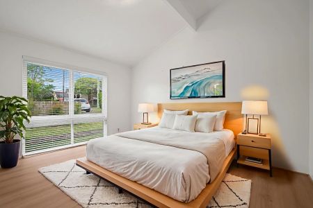 Sundrenched Three Bedroom Villa - Photo 3