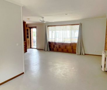 Comfortable Living **TENANT APPROVED** - Photo 1