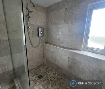 1 bedroom in a house share to rent - Photo 3