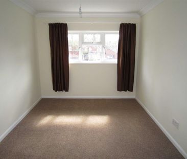 Clayburn End, Basildon - Photo 4