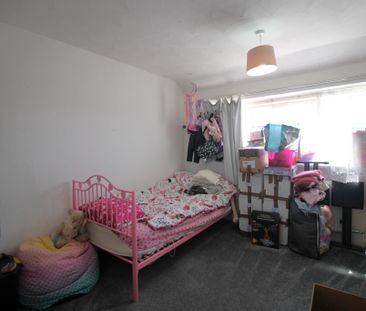 Kingston Road, High Wycombe - Photo 1
