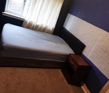 Room in a Shared House, Whitburn Avenue, B42 - Photo 5