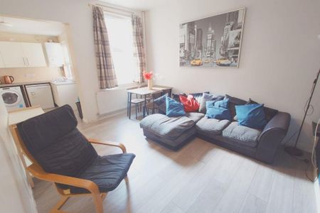 3 bedroom terraced house to rent - Photo 2