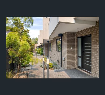 3/244 Pascoe Vale Road, Essendon, Vic 3040 - Photo 4