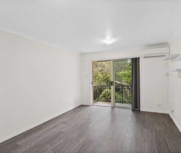 Beautifully Renovated Coastal Unit | Available Now - Photo 1