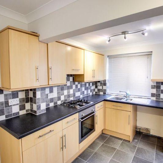 2 bedroom terraced house to rent - Photo 1