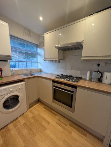 3 Bed Semi-Detached House, Kelso Gardens, LS2 - Photo 3