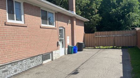 For Lease - 17 Collins Crescent Unit# Lower, Aurora, Ontario - Photo 4