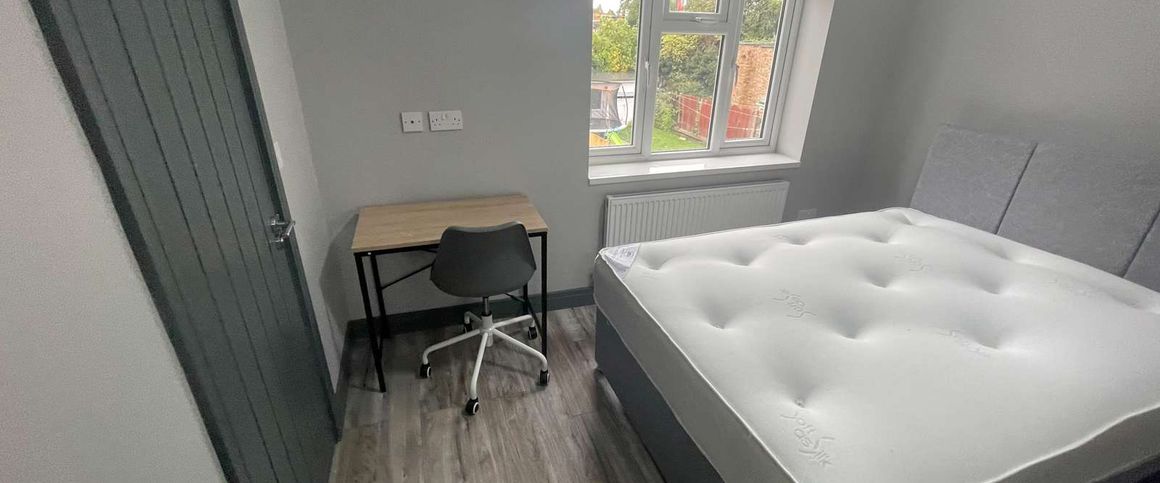 Delamere Road Room 6 - Photo 1