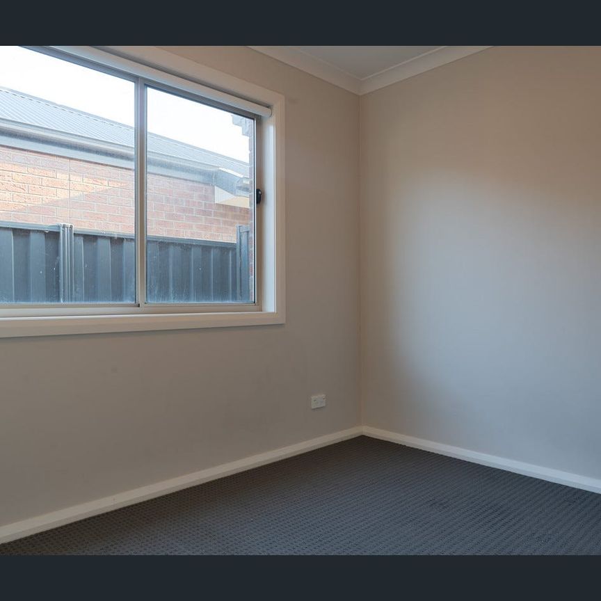 67 Abbeygate Drive, Werribee, Vic 3030 - Photo 1