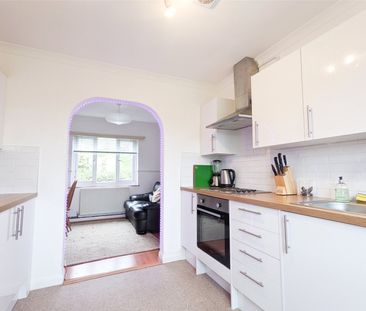 4 bedroom semi-detached house to rent - Photo 6