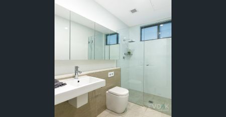 LUXURY APARTMENT IN CONVENIENT LOCATION - Photo 4