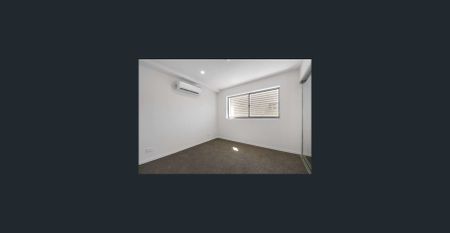 Stunning Three Bedrooms Apartment in Prime Location! - Photo 2