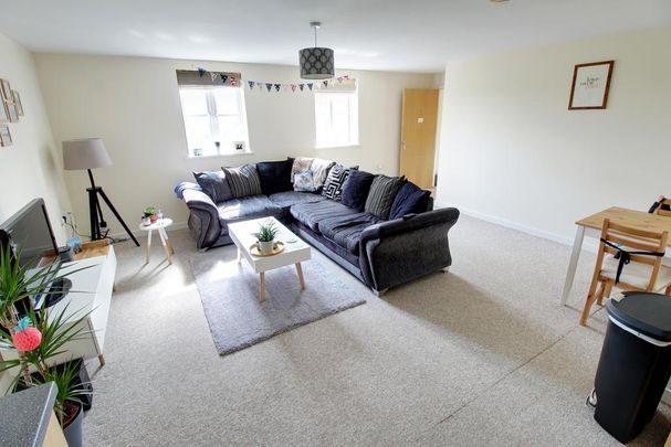 2 bedroom flat to rent - Photo 1